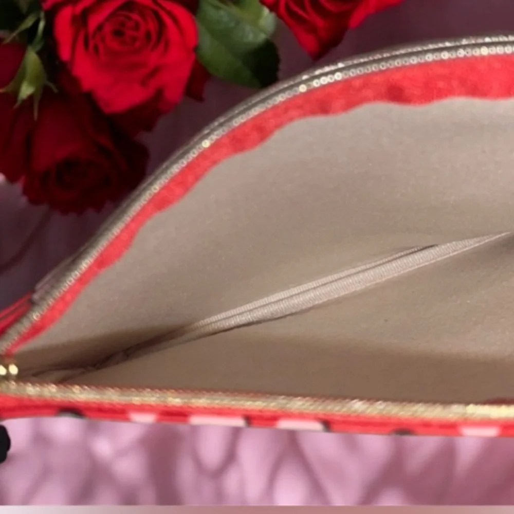 IPSY Heart Pink Red White clutch Makeup Cosmetic Bag NEW with out tags